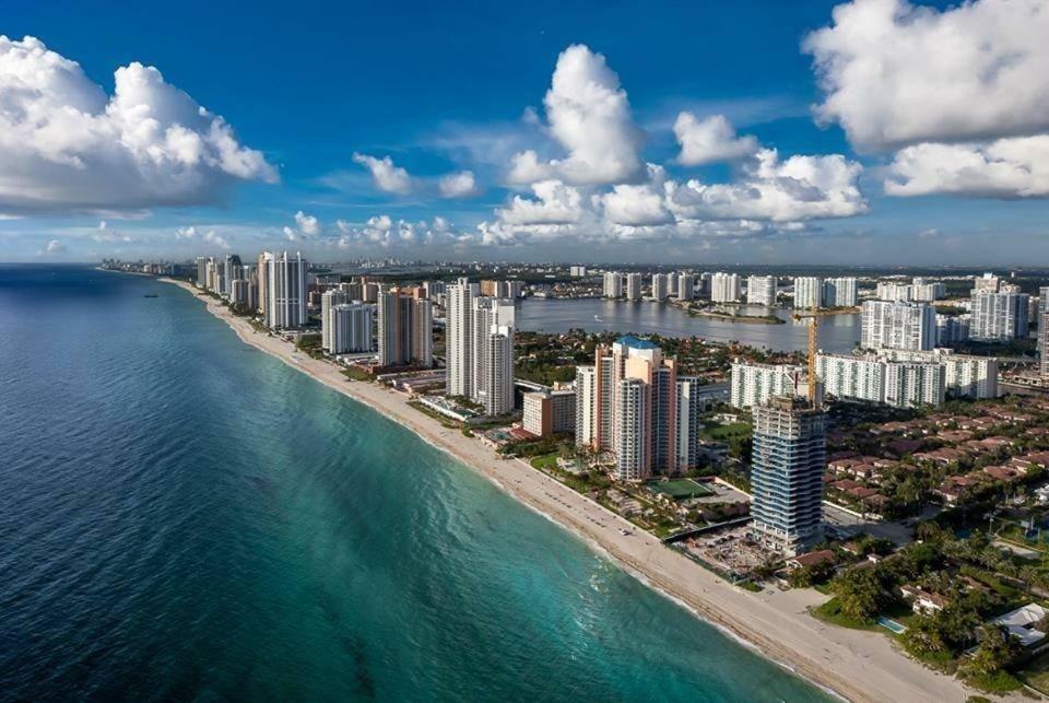 Ocean Reserve Sunny Isles Beach Exterior photo